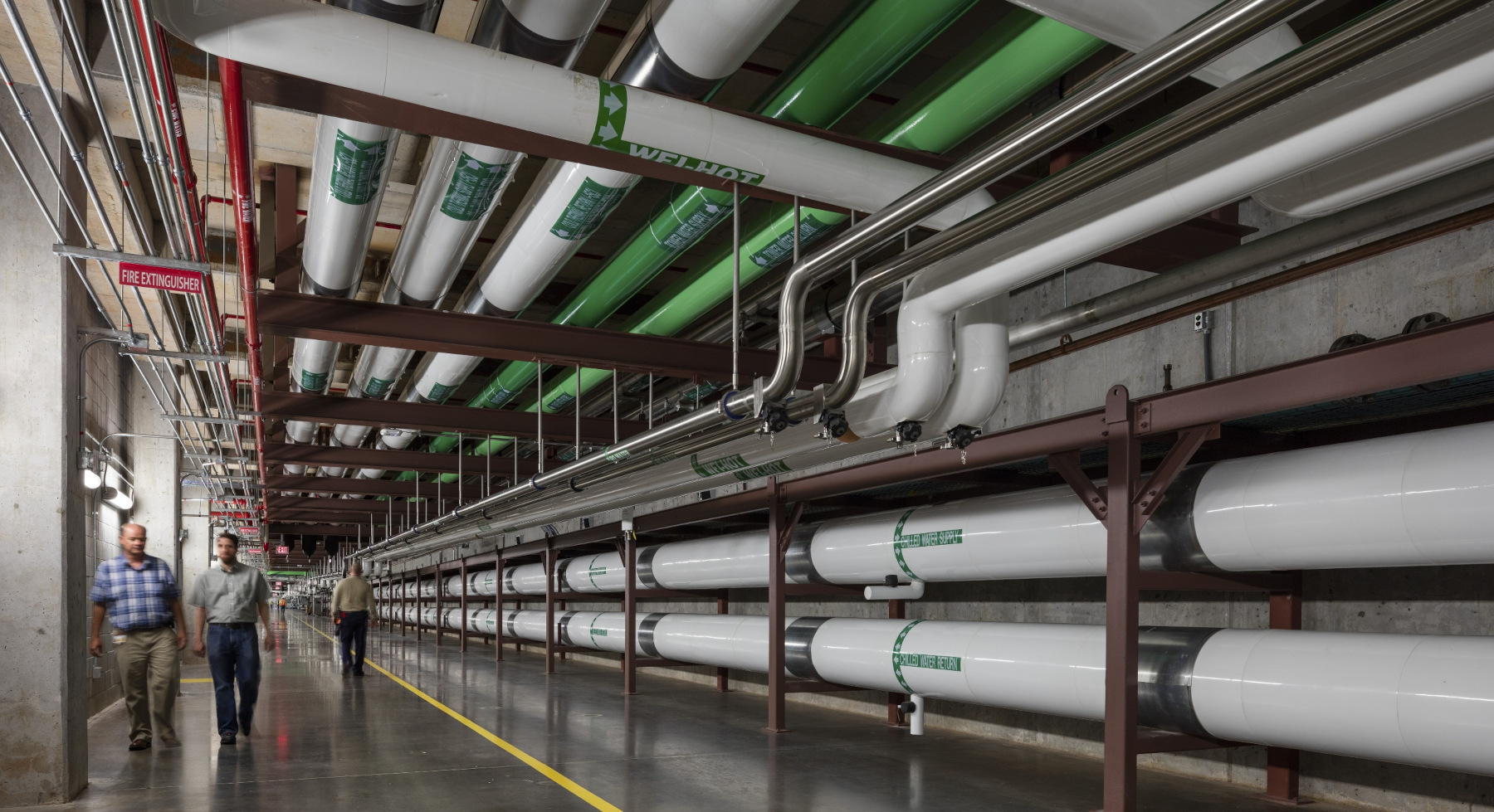 Flad Architects Pharma and Biomanufacturing Facility Mechanical Hallway