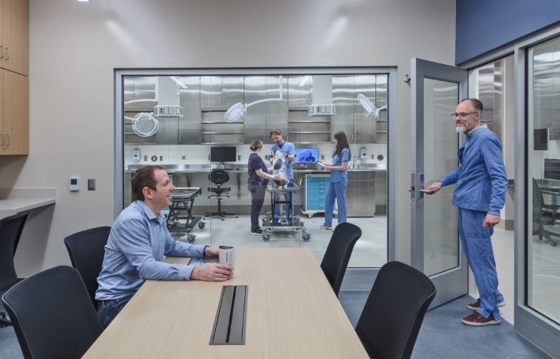 Flad Architects Veterinary Medicine Touchdown Space