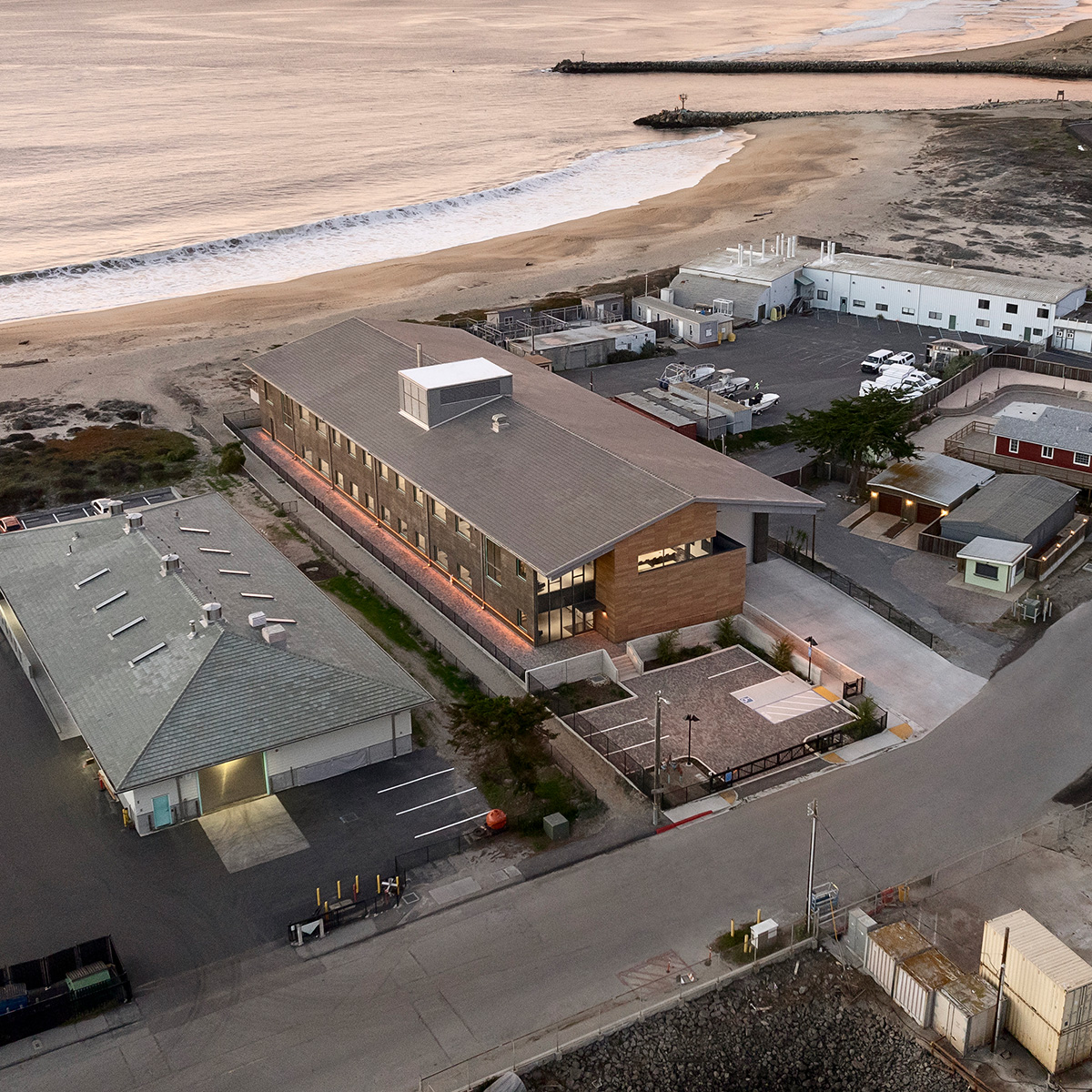 Flad Celebrates Completion of New MBARI Engineering Lab