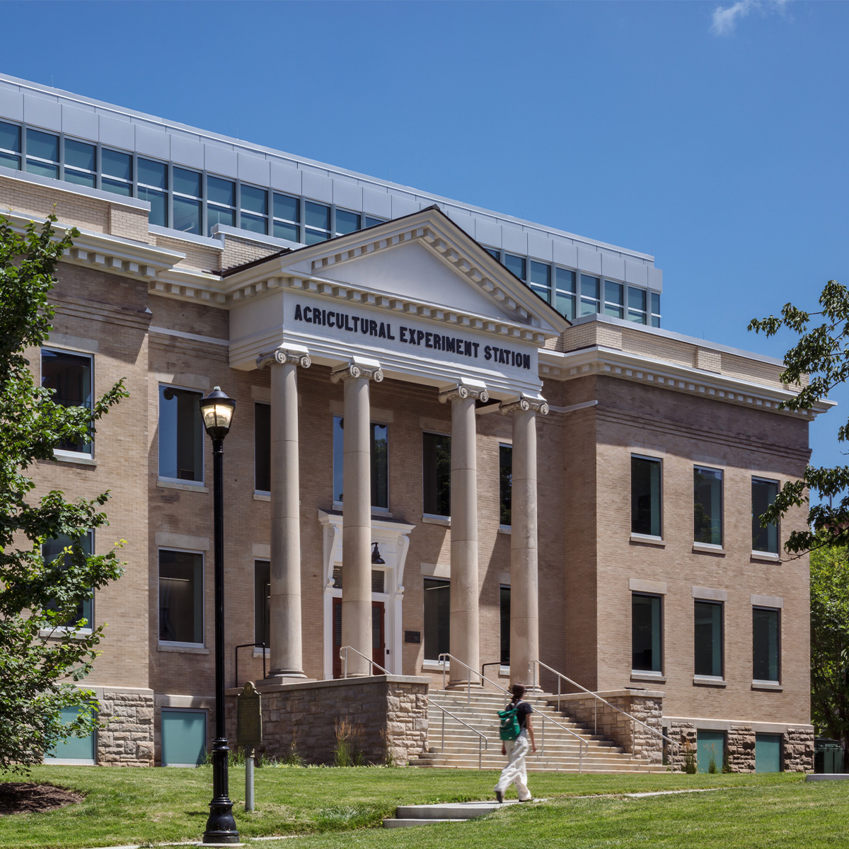 Renew, Remove, Reinvent: Decision-Making Frameworks for Aging Science Facilities